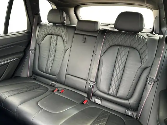 2020 BMW X5 M50i - Photo 17