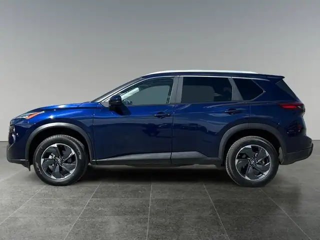 2025 Nissan Rogue SV Moonroof - Photo 2