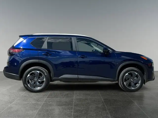 2025 Nissan Rogue SV Moonroof - Photo 8