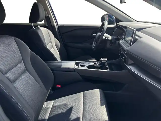 2025 Nissan Rogue SV Moonroof - Photo 13