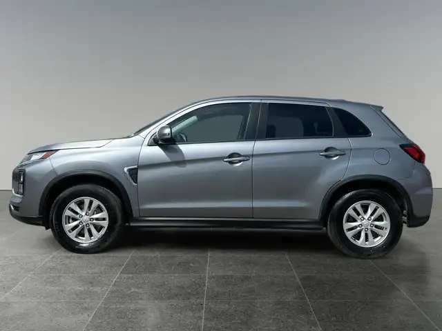 2024 Mitsubishi RVR SE - Photo 2