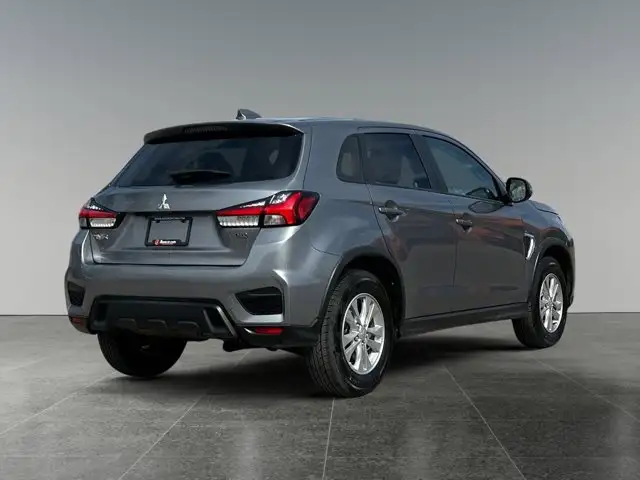 2024 Mitsubishi RVR SE - Photo 7