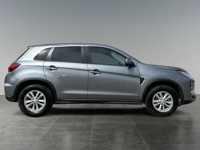 2024 Mitsubishi RVR SE - Photo 8