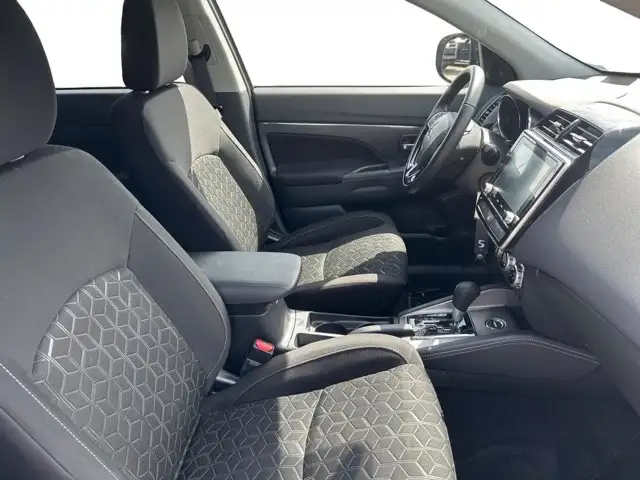 2024 Mitsubishi RVR SE - Photo 13