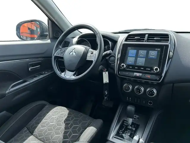 2024 Mitsubishi RVR SE - Photo 15