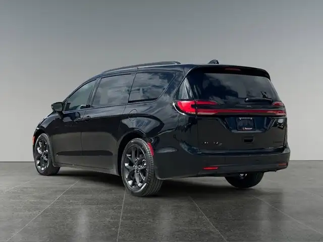 2025 Chrysler Pacifica Limited - Photo 4