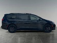 2025 Chrysler Pacifica Limited - Photo 8