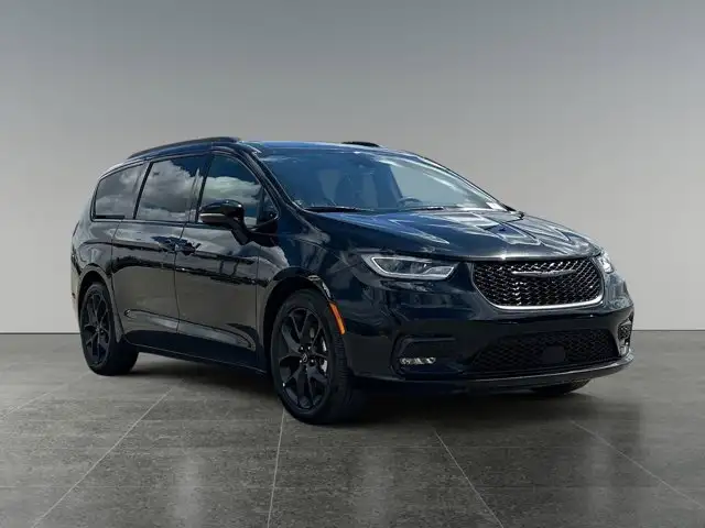 2025 Chrysler Pacifica Limited - Photo 9