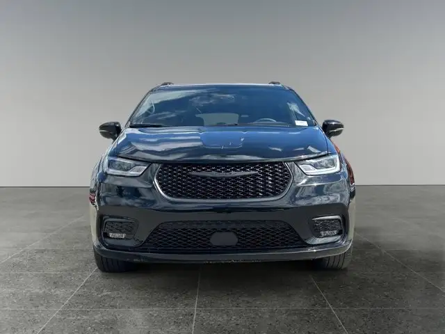 2025 Chrysler Pacifica Limited - Photo 10