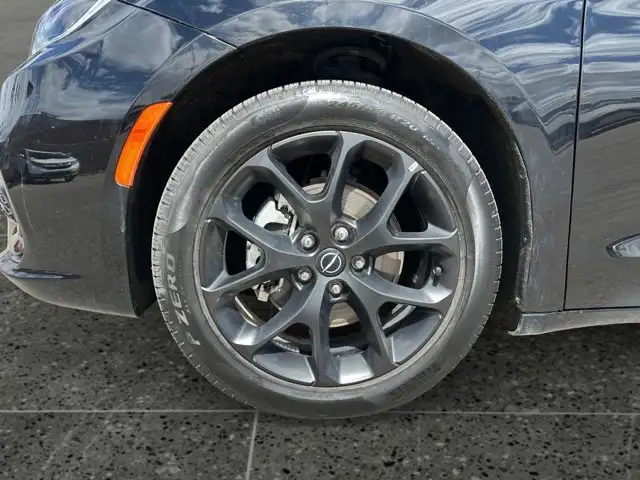 2025 Chrysler Pacifica Limited - Photo 11