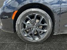 2025 Chrysler Pacifica Limited - Photo 11