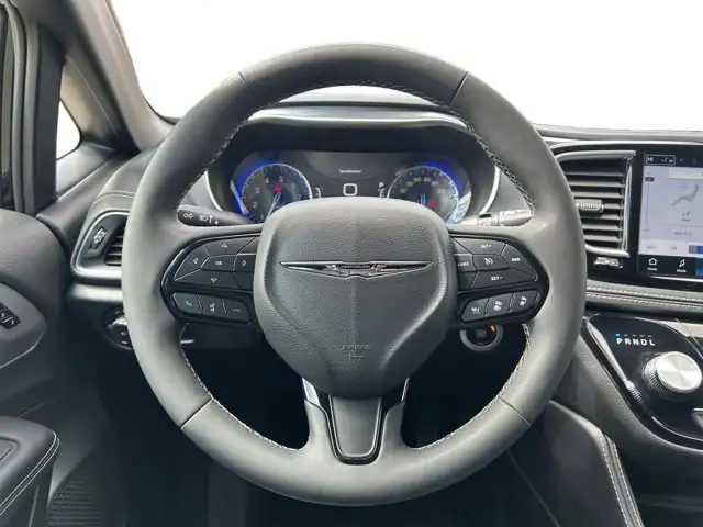 2025 Chrysler Pacifica Limited - Photo 14