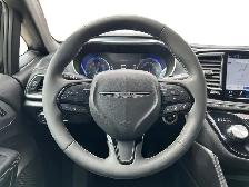 2025 Chrysler Pacifica Limited - Photo 14
