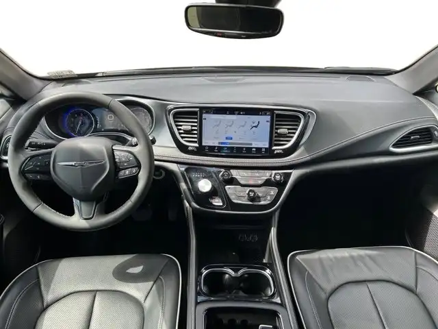 2025 Chrysler Pacifica Limited - Photo 15