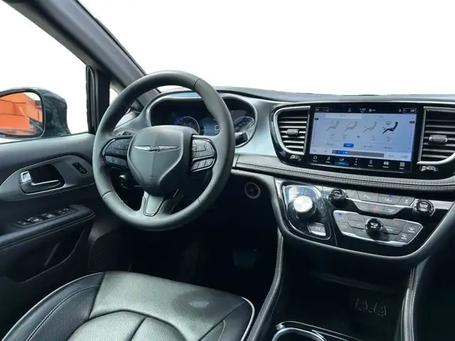 2025 Chrysler Pacifica Limited - Photo 16
