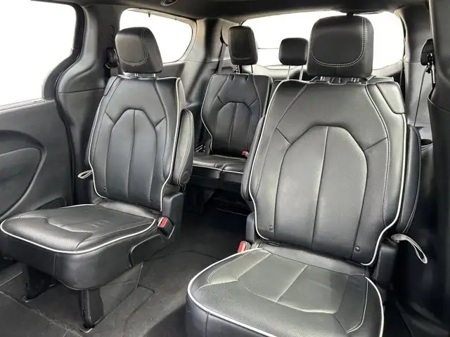2025 Chrysler Pacifica Limited - Photo 17