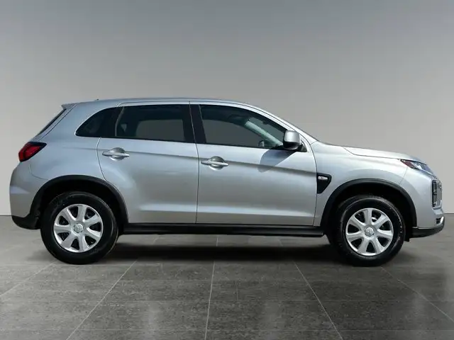 2026 Mitsubishi RVR ES - Photo 8