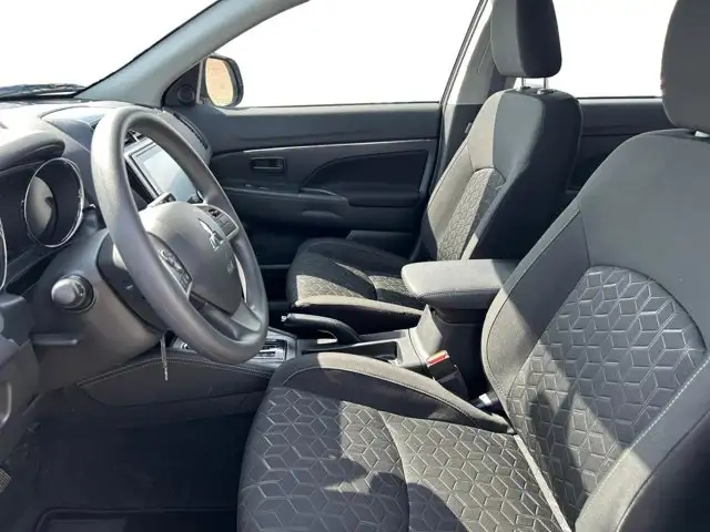 2026 Mitsubishi RVR ES - Photo 12