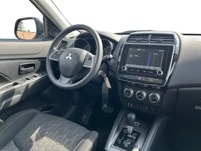 2026 Mitsubishi RVR ES - Photo 15
