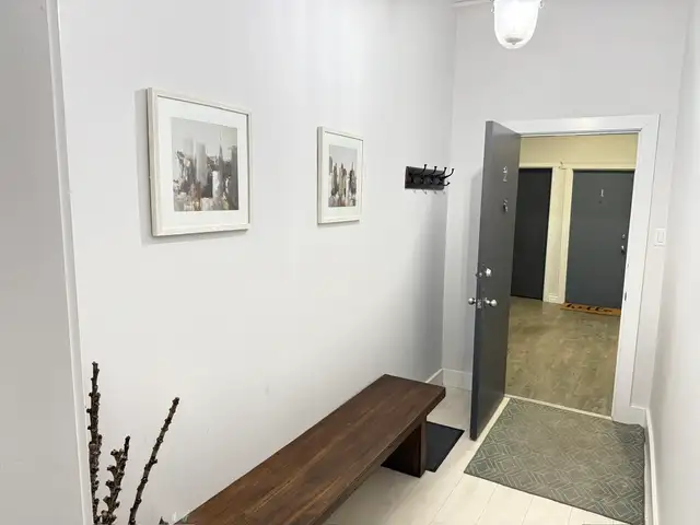 2 bedroom fully renovated and furnished apartment - Photo 4