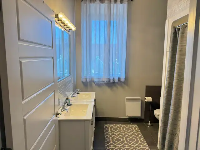 2 bedroom fully renovated and furnished apartment - Photo 7