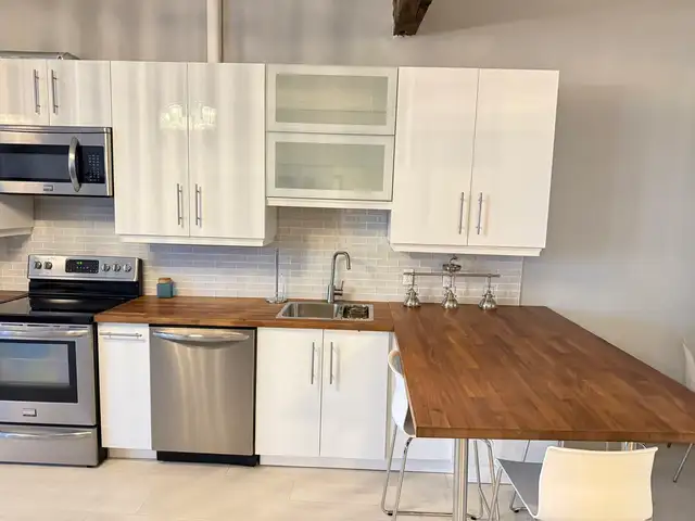 2 bedroom fully renovated and furnished apartment - Photo 11