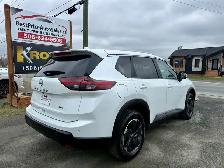 2025 Nissan Rogue CLEAN CARFAX! SVMOONROOF! AWD! NEW MVI! CERTIF - Photo 3