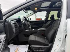 2025 Nissan Rogue CLEAN CARFAX! SVMOONROOF! AWD! NEW MVI! CERTIF - Photo 12