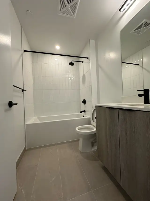 2 Bedroom   2 Washroom Apartment for Rent in Mississauga - Photo 9