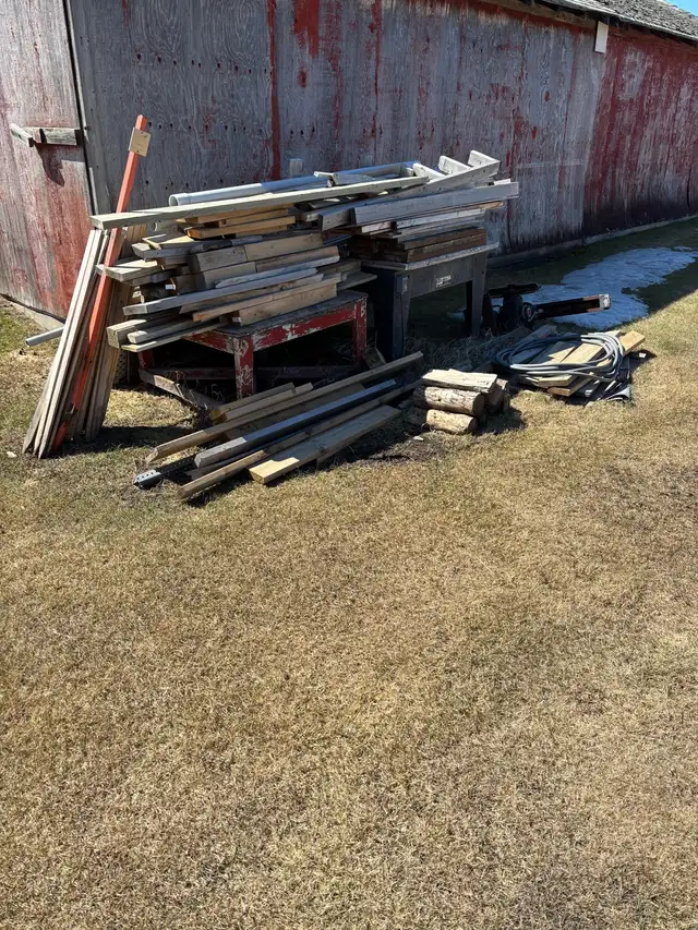 assorted items - Photo 2