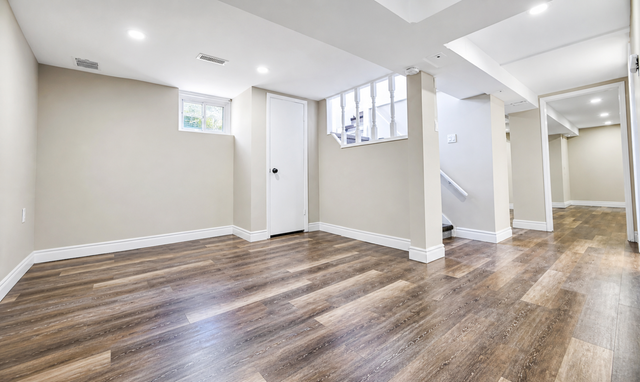 2Bdrm $1800 Newmarket