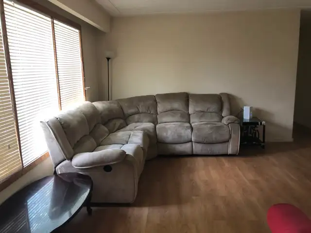 Off Campus Housing - Photo 6