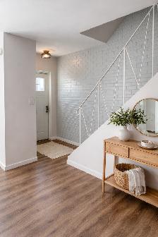 Newly Renovated 2-Bedroom Apartment in St Vital Available Now - Photo 2