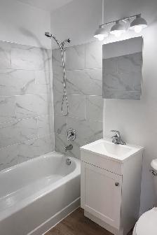 Newly Renovated 2-Bedroom Apartment in St Vital Available Now - Photo 4