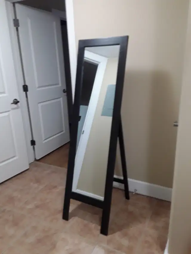 FLOOR MIRROR