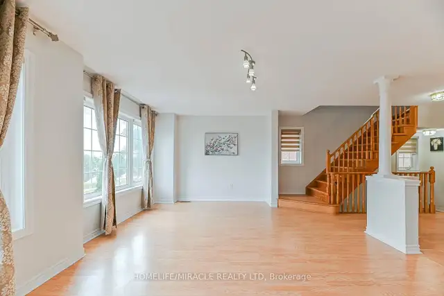 Etobicoke room for rent (1 or 2 people) from June 1st - Photo 3