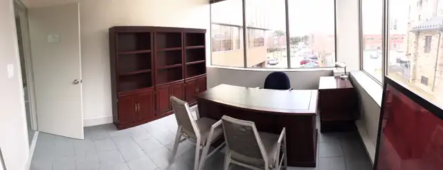$850/mo – Spacious Corner Office for Lease – Hurontario St - Photo 4