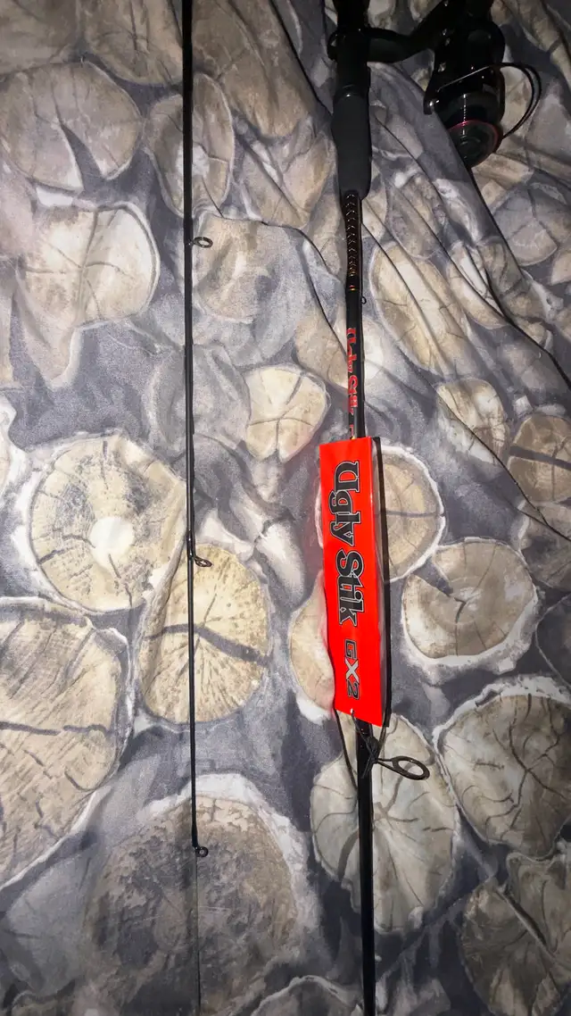 ugly stik GX2  fishing rod - Photo 2