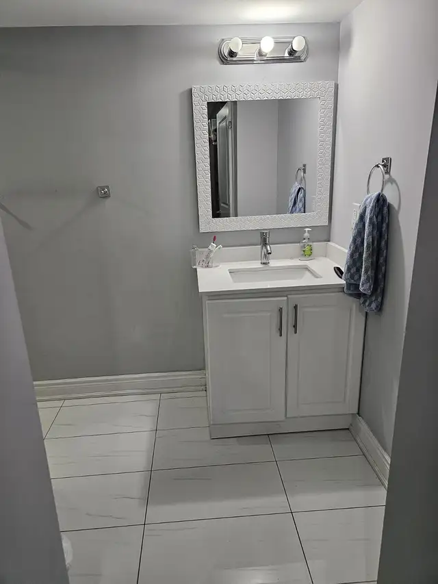 Room available for girl - Photo 8