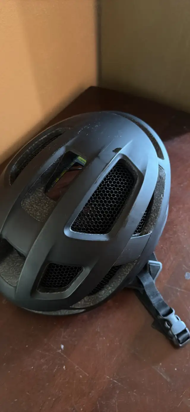 Smith Trace MIPS Bike Helmet - Excellent Condition'. - Photo 6