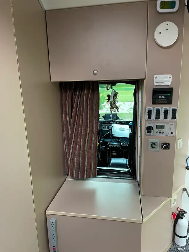 Unimog Custom Camper - Photo 8