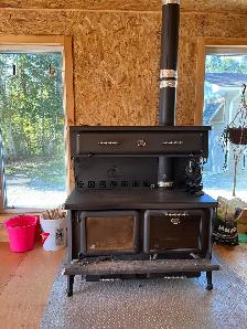 OFF-GRID LAKEFRONT PARADISE on 1 Acre Surrounded by Crown Land