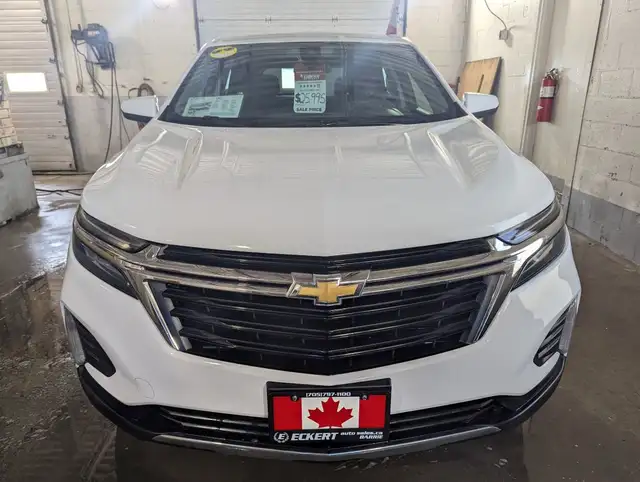 2023 Chevrolet Equinox LT WITH GREAT GAS MILEAGE! - Photo 3