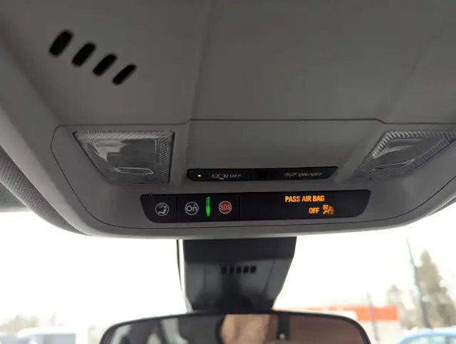 2023 Chevrolet Equinox LT WITH GREAT GAS MILEAGE! - Photo 12