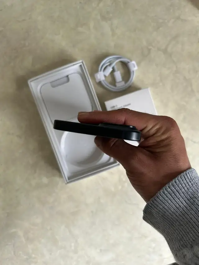 iPhone 15 128GB AirPods/Charger Set/Delivery - Photo 5