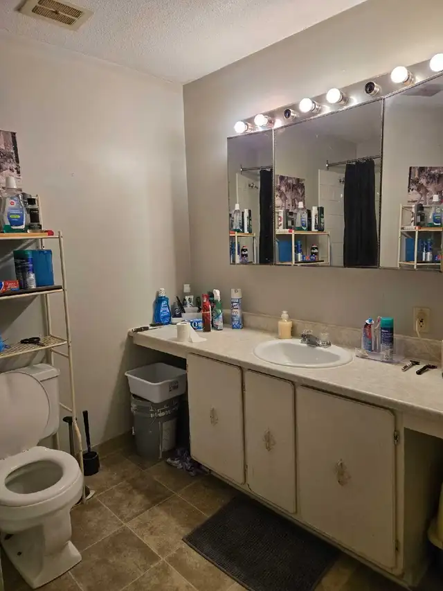 Room for Rent - Photo 2