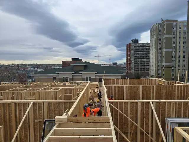 large framing crew ready to take on your project