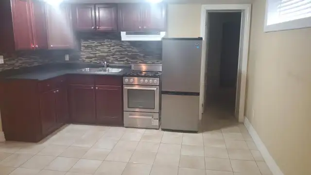 Beautiful neighborhood apartment available. Life is good! - Photo 4