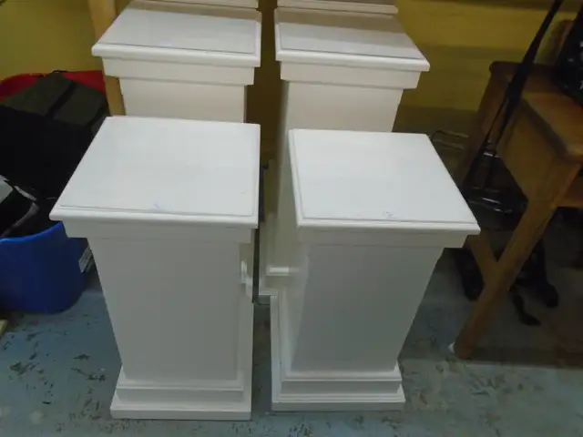 Pedestal stands