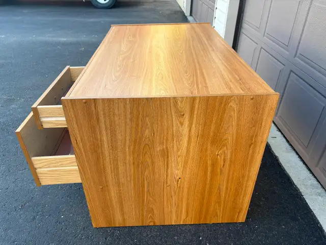 Office Desk - Photo 3